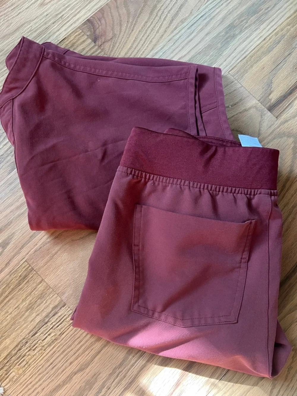 Figs Scrub Set - Picture 2 of 10